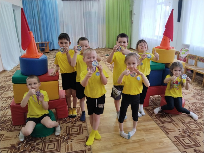 ДЕНЬ КОСМОНАВТИКИ ДЕНЬ КОСМОНАВТИКИ.